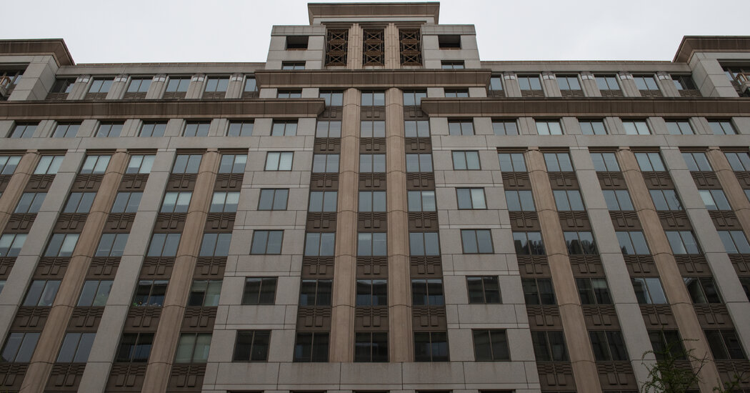 Appeals Court Appears Skeptical of Trump Orders Targeting Law Firms