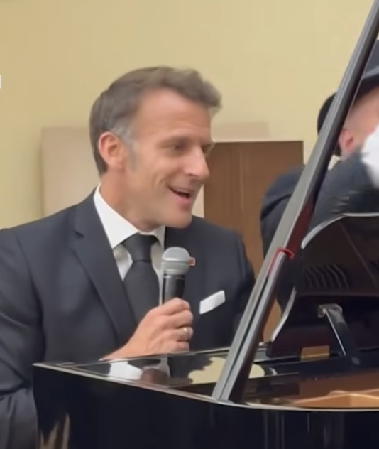 Macron State Dinner Ends Up in a Singalong