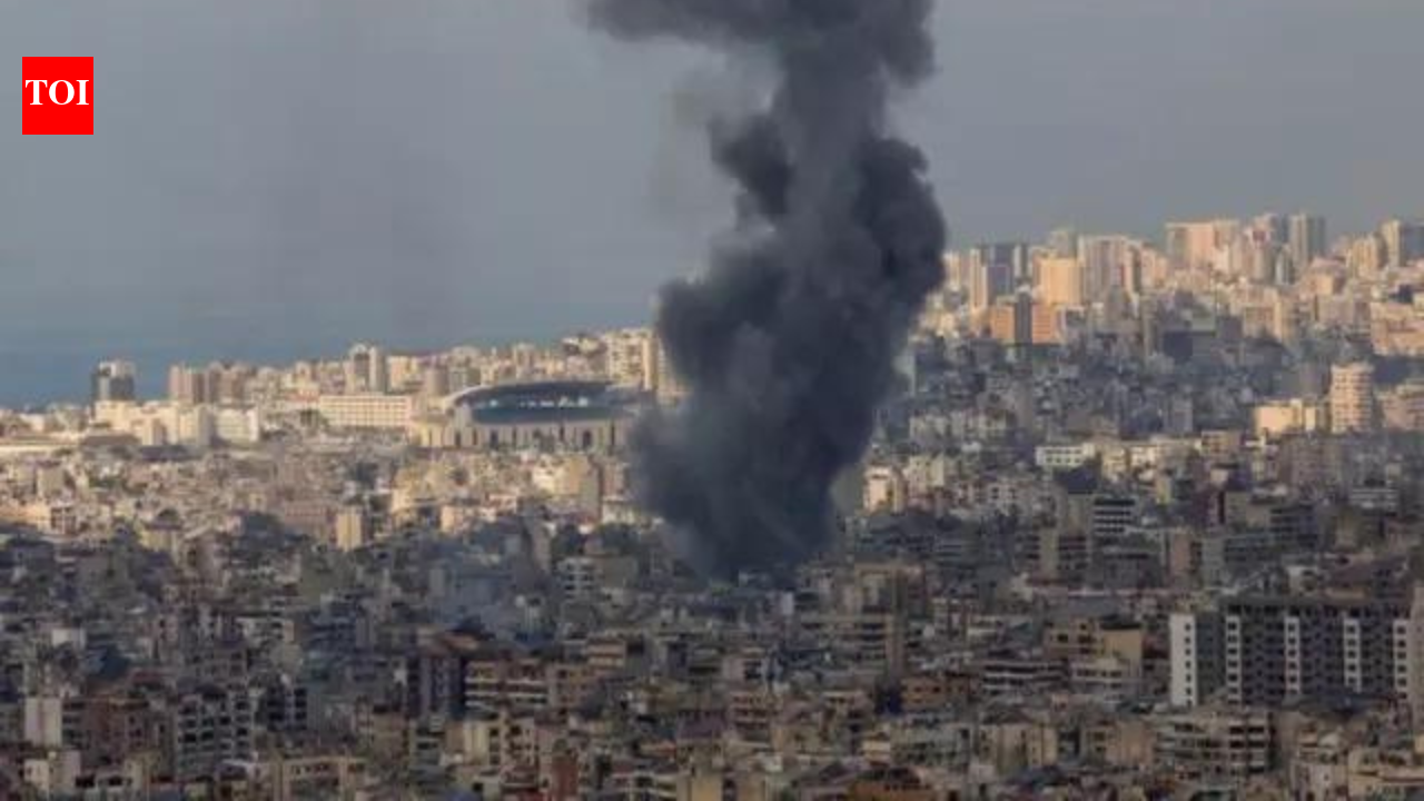 Israel issues evacuation warning; kills 1, hurts 4 in Lebanon strikes