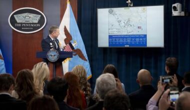 Trump renews Iran strike threats amid signs of diplomacy