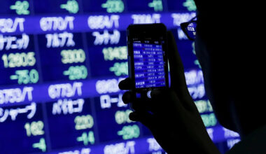 Dow slips, S&P 500 and Nasdaq rise as crude oil falls in wait for Iran-US deal update