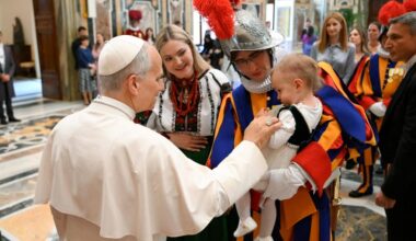 Pope to Swiss Guards: Service enriches personal journey of faith