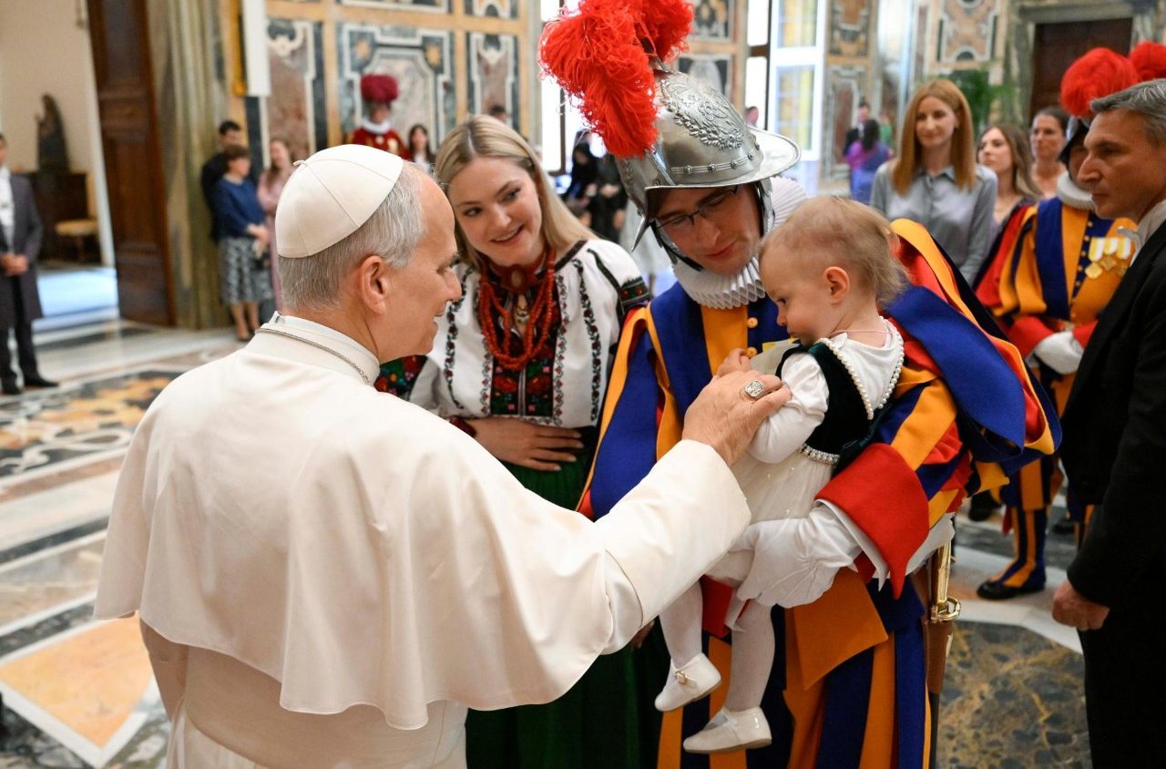 Pope to Swiss Guards: Service enriches personal journey of faith