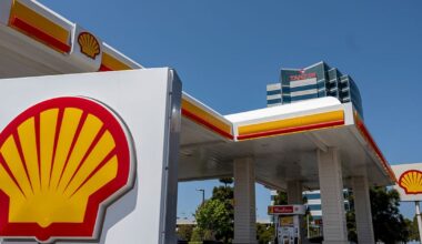 Shell reports nearly $7 billion profits amid war with Iran