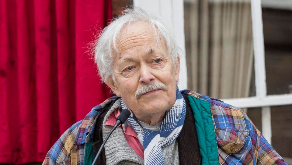 Sir John Gielgud Receives English Heritage Blue Plaque