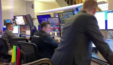 Wall St inches to higher close, AI fervor edges out Iran impasse