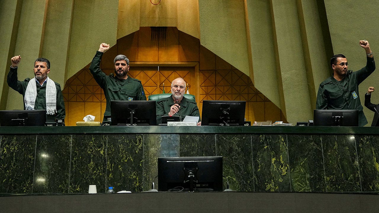 Iran regime insiders may flee to Russia after talks collapse, analyst warns