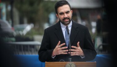 Mamdani Scraps Planned NYC Property Tax Hike in Revised Budget - Bloomberg.com