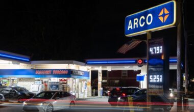 Oil prices jump, gas prices follow after stalled peace talks with Iran