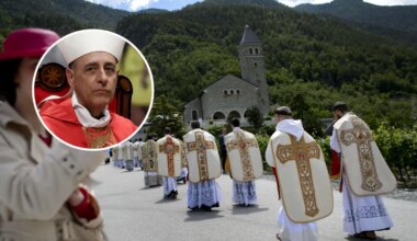 Pope Leo’s Vatican Warns Catholic Group Risks Excommunication