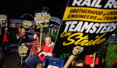 LIRR workers strike, shutting down country's largest commuter rail