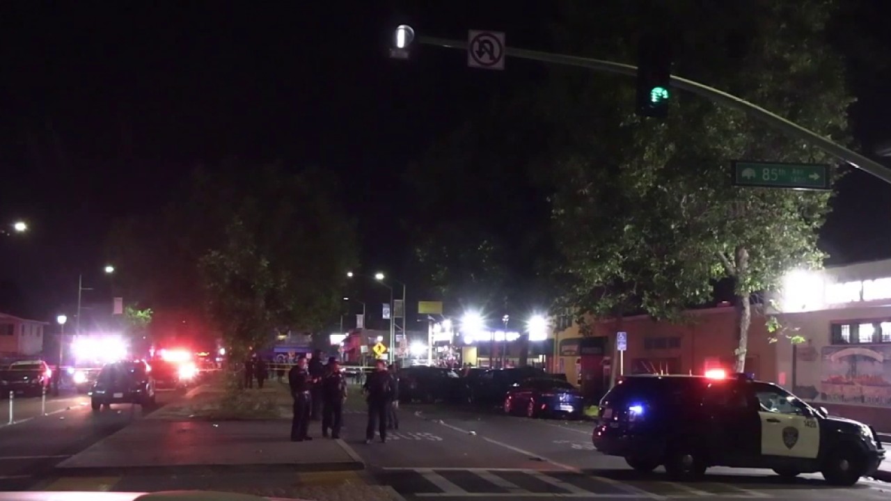 At least 3 killed when car plows into pedestrians in East Oakland