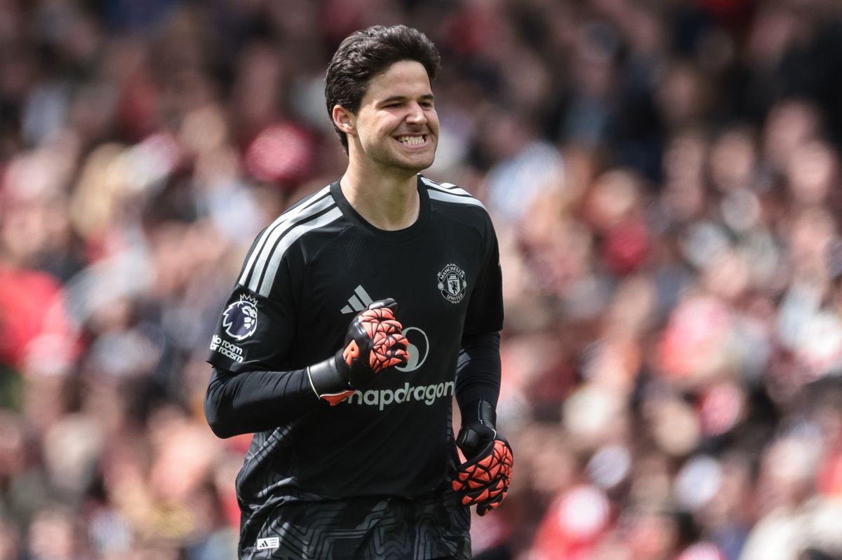 Senne Lammens of Manchester United