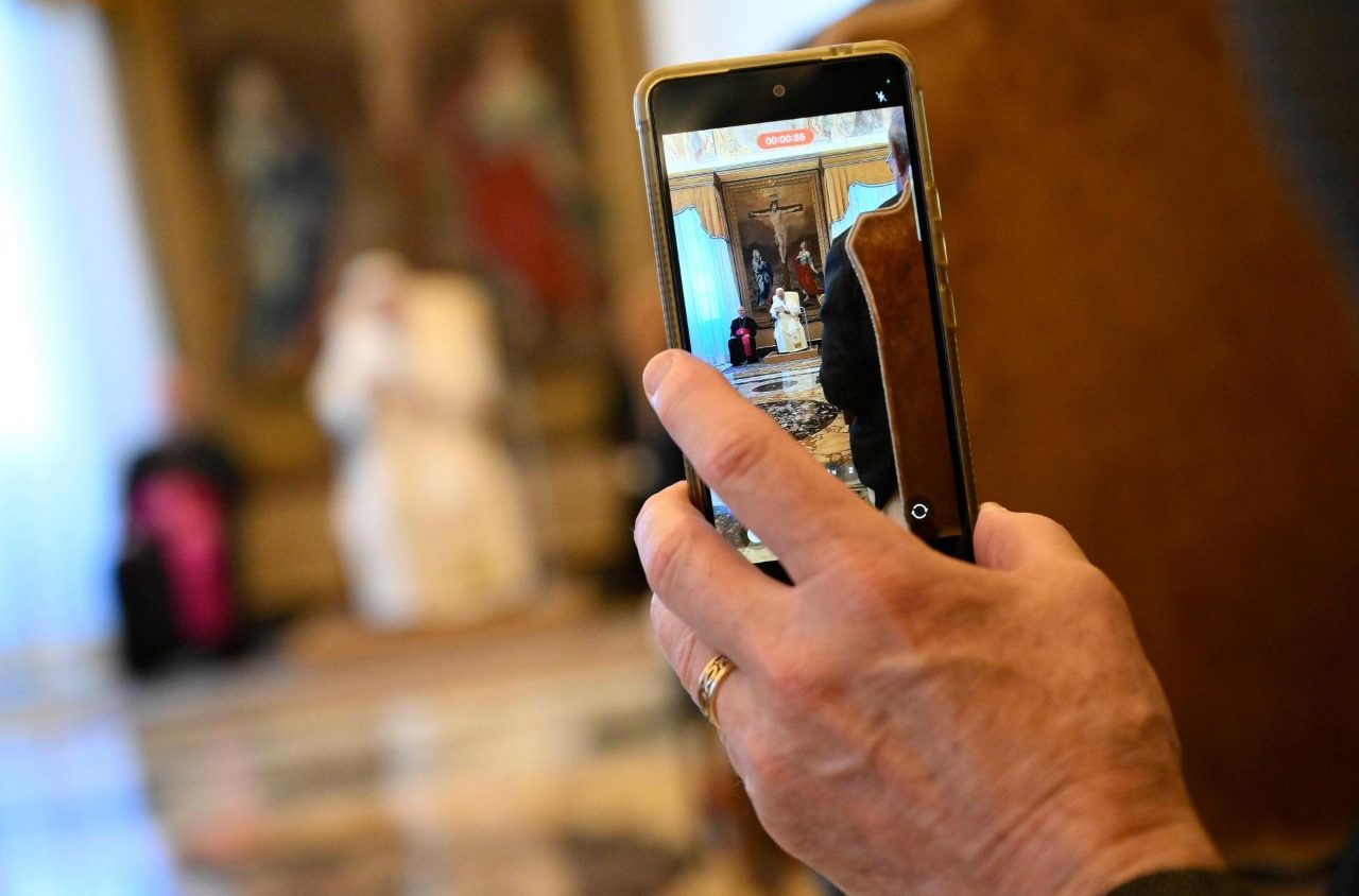 Pope: Church must restore ‘trust in technology,’ guide people to Christ