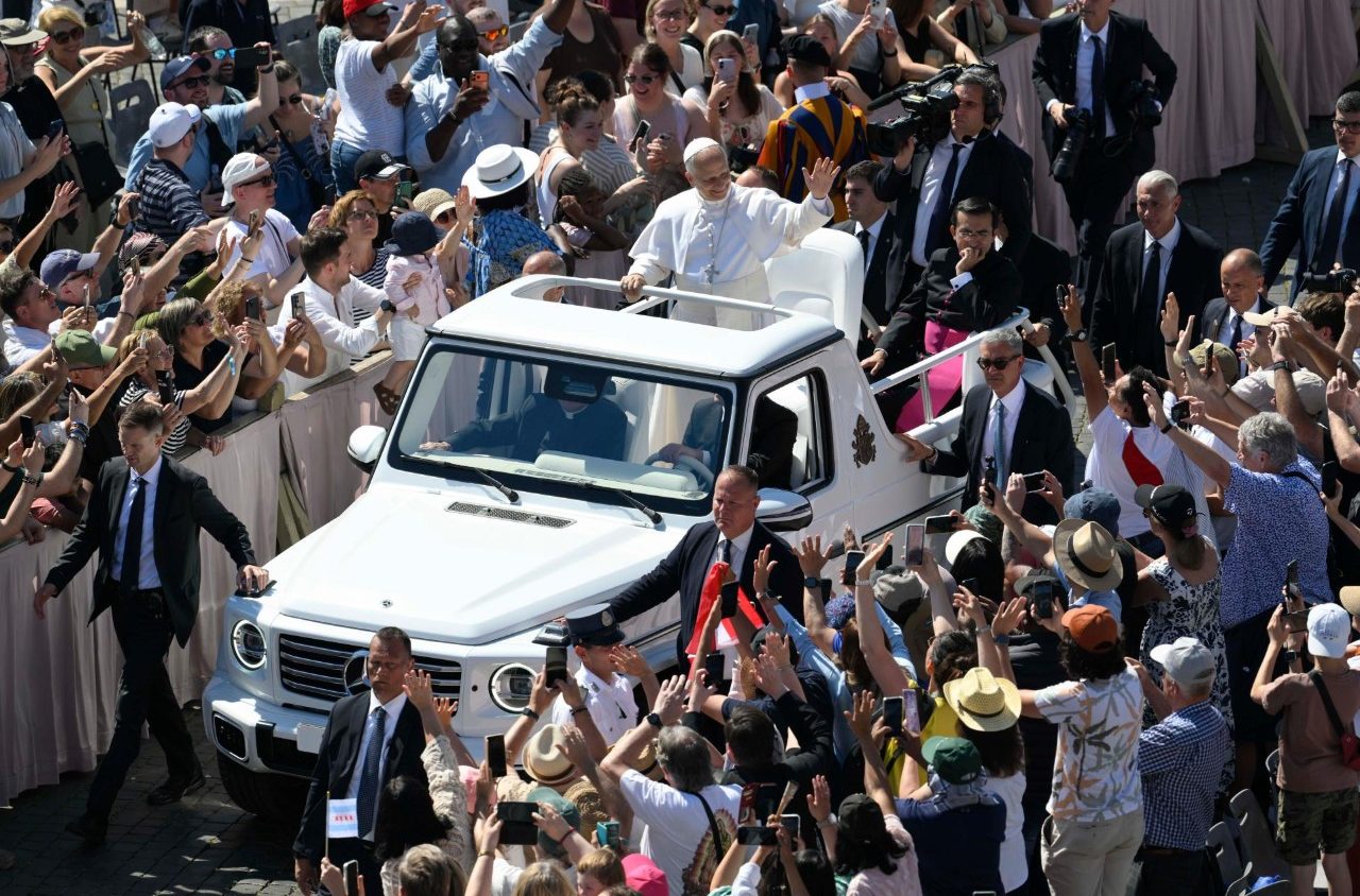 Pope at Audience: Liturgical tradition and renewal drive evangelization
