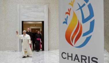 Pope to Charismatic Renewal: Let Spirit lead you to communion, charity, mission