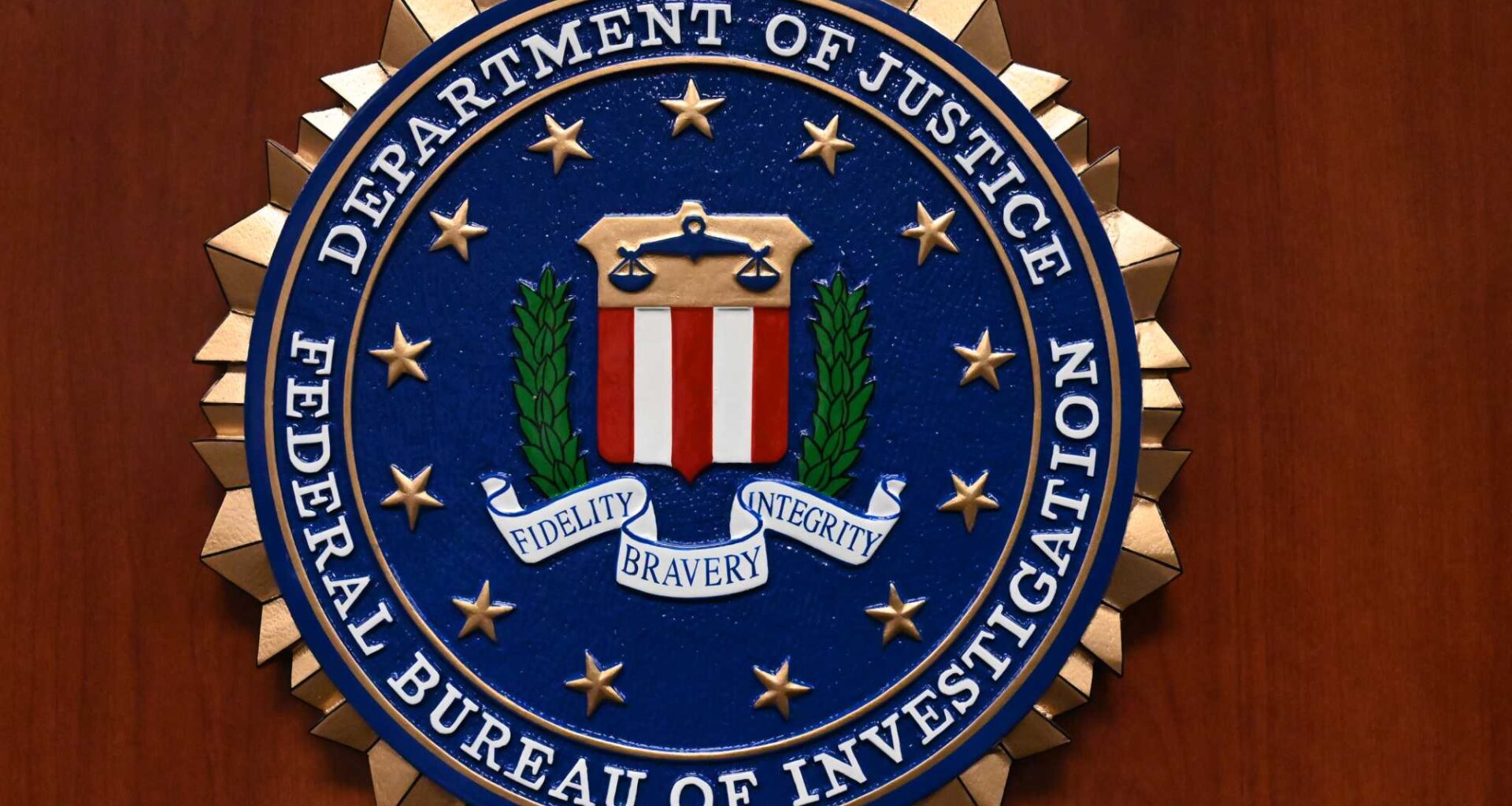 FBI: Ex-CIA official accused in gold theft faked RPI degree