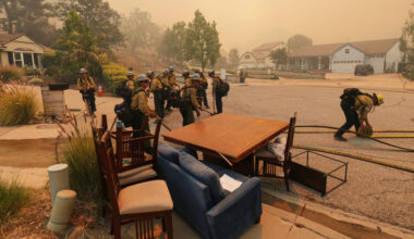 Sandy Fire in Simi Valley Forces Immediate Evacuations