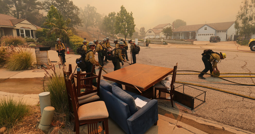 Sandy Fire in Simi Valley Forces Immediate Evacuations