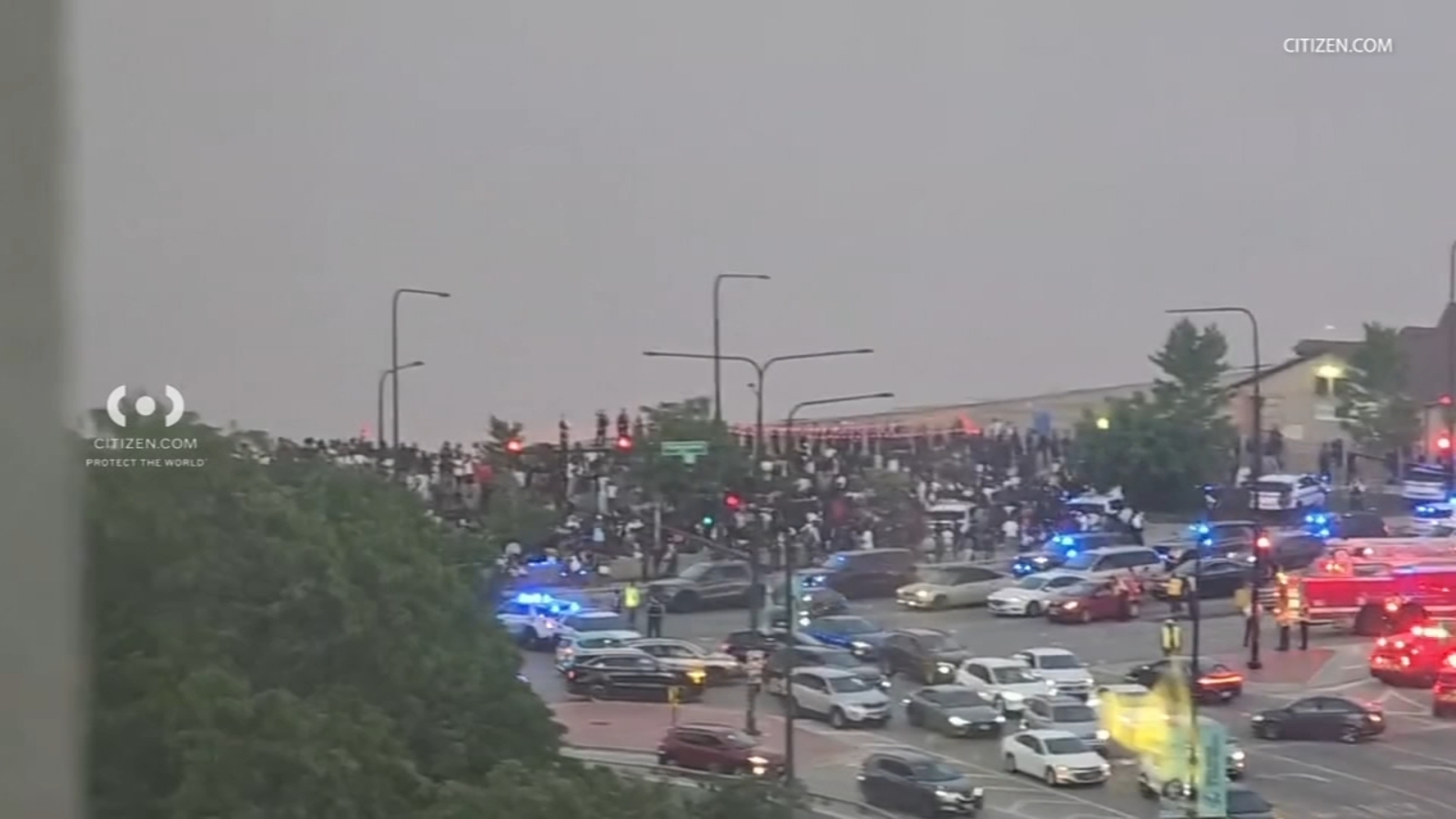Teen takeover Chicago news: Crowds prompt CPD response at 57th Street Beach, North Avenue Beach, impact Lake Shore Drive traffic