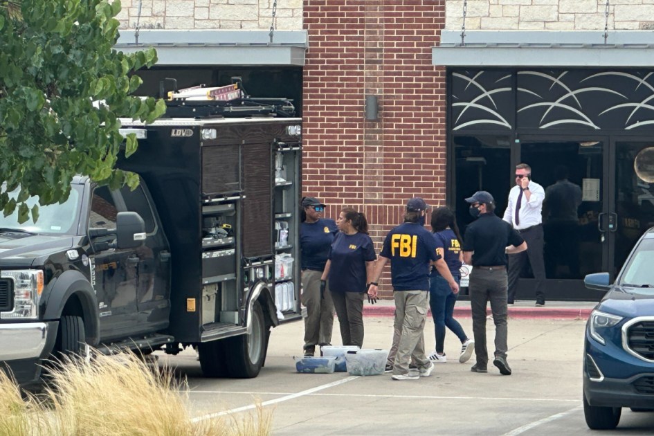 Two killed in shooting at Carrollton shopping mall