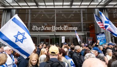 Jews protest at New York Times office against column alleging abuse of Palestinians