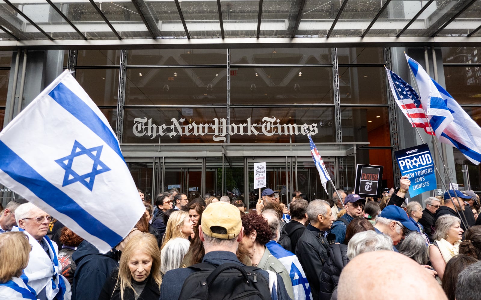 Jews protest at New York Times office against column alleging abuse of Palestinians