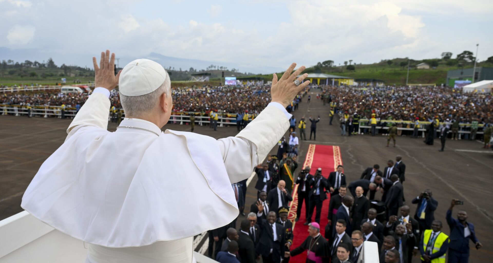 Bishop Flores: Pope Leo’s AI encyclical is coming. Don’t let ChatGPT read it for you.