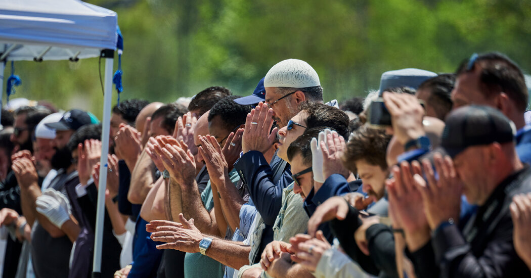 ‘They Protected You Guys’: Mourners Honor Heroes in Mosque Shooting