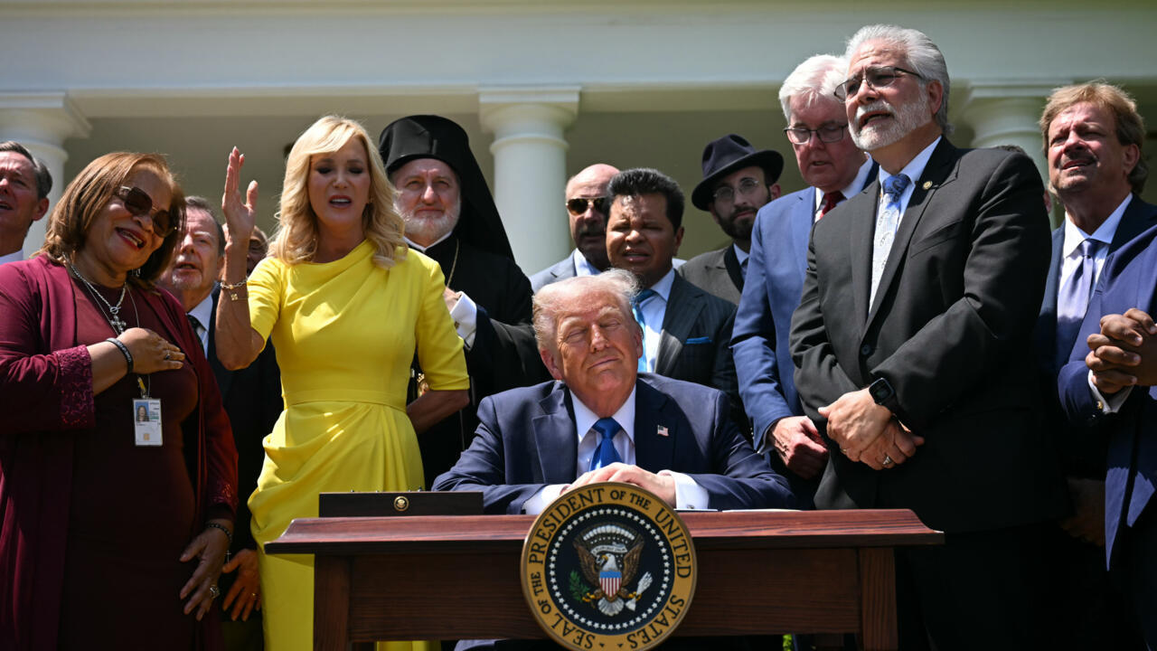 White House to host mass prayer event to promote Christian origins of the US