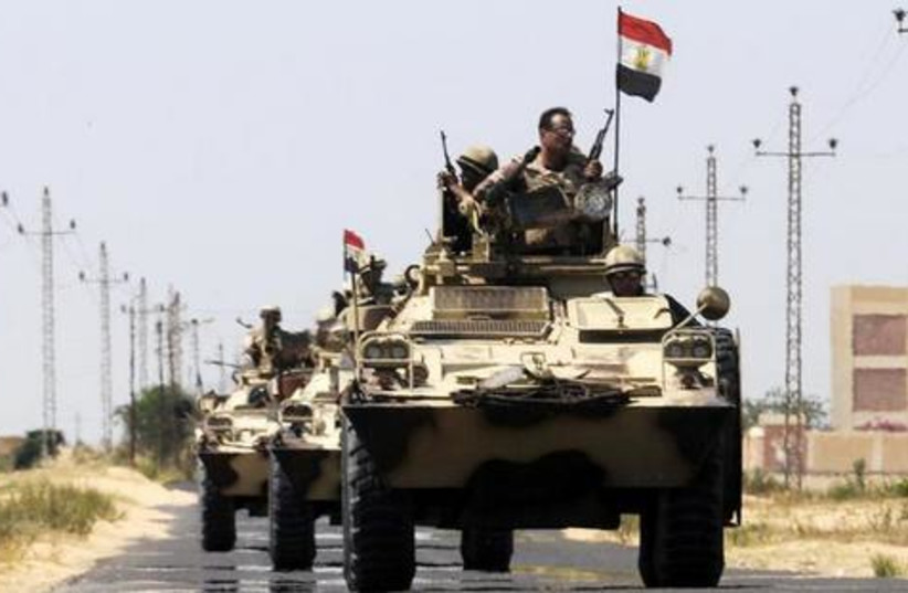 Egyptian soldiers move into El Arish, northern Sinai
