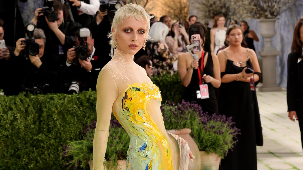 Met Gala 2026 Red Carpet Arrivals: See All the Looks Live