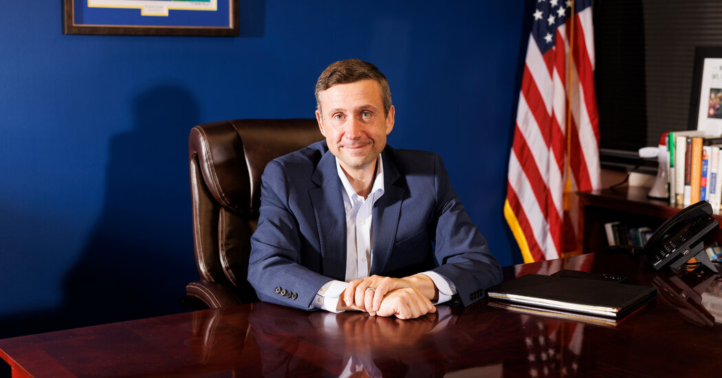 The D.N.C. Chairman, Trump’s $1.8 Billion Fund and More Politics News