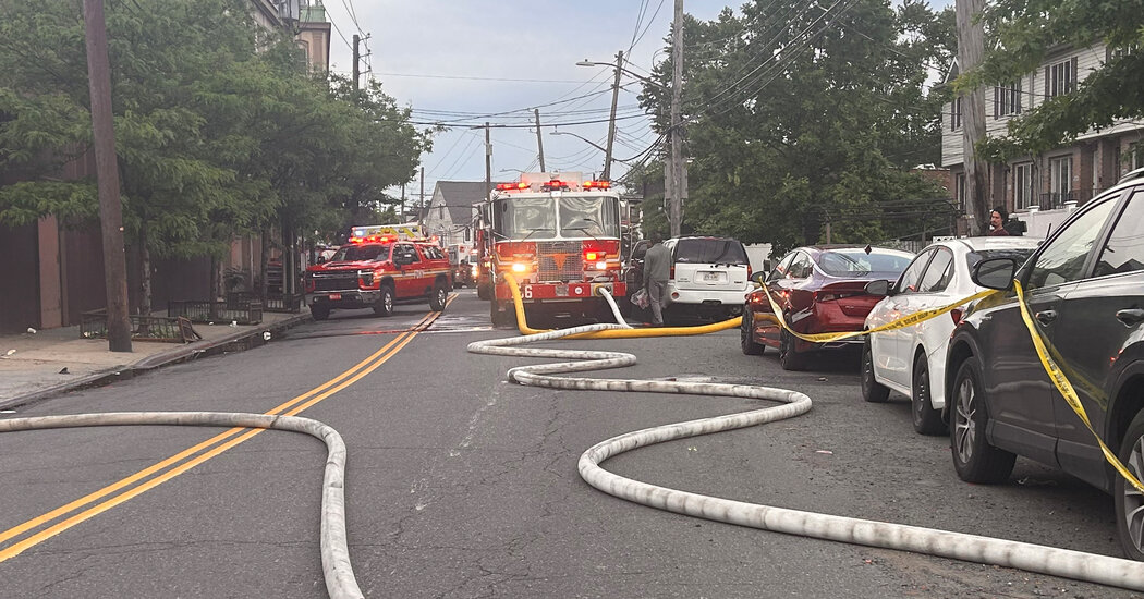 Investigators Look Into Staten Island Blasts That Killed Shipyard Worker