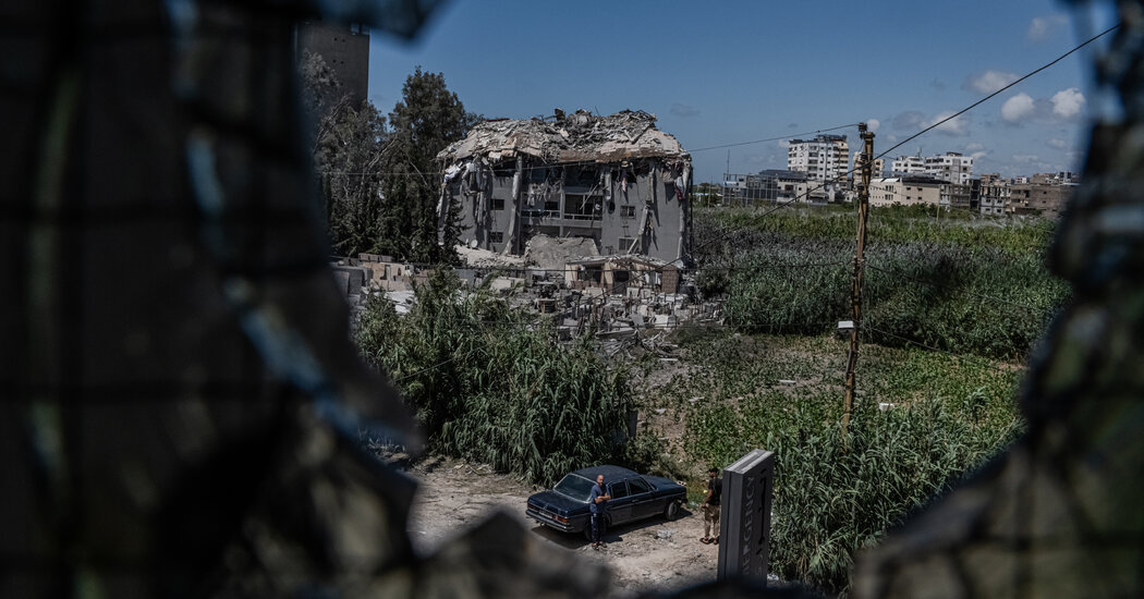 Fate of War in Lebanon Rests With Outside Powers