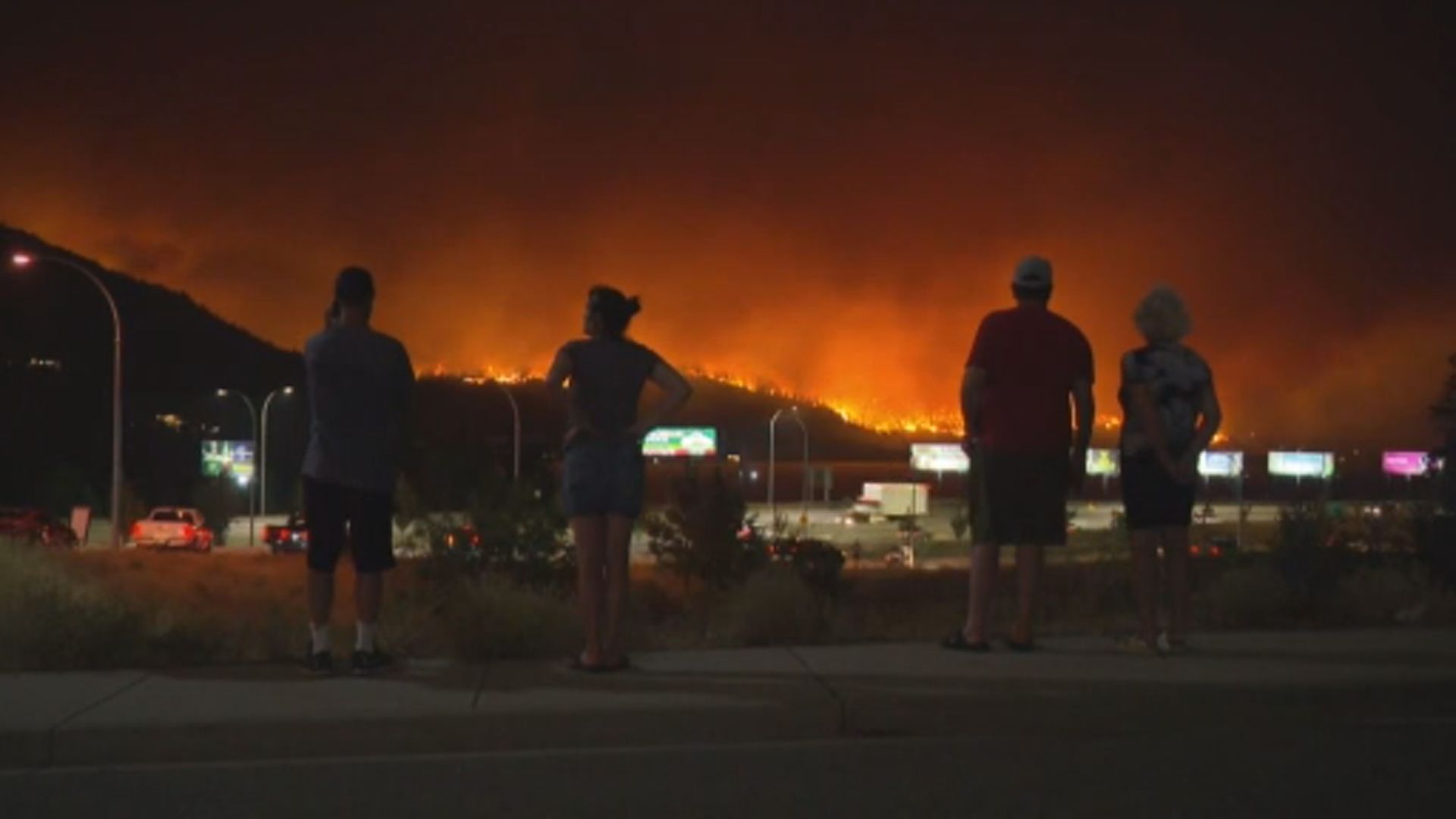 Click to play video: '‘Don’t let Canada burn’: Wildfire survivors call for more federal support'