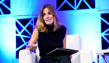 ‘60 Minutes’ Journalist Who Accused CBS of Political Meddling Loses Her Deal