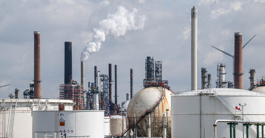 Oil Prices Climb on Renewed Hostilities in Middle East