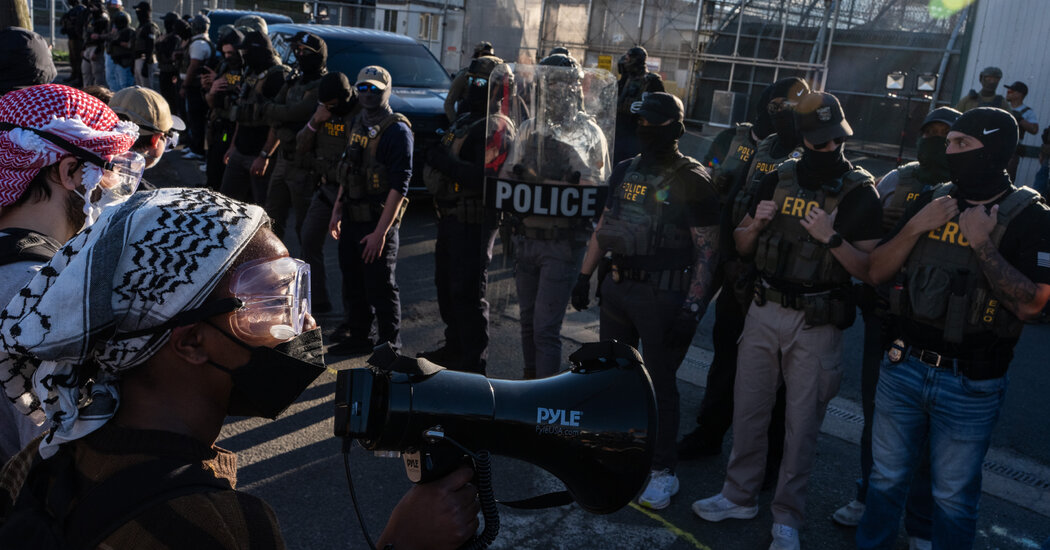 ICE Agents to Leave Site of Volatile Protests at Detention Center