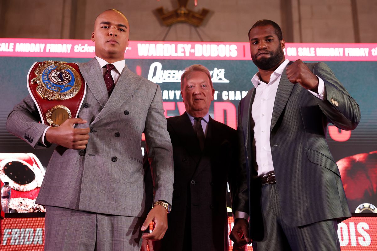 Fabio Wardley and Daniel Dubois pose