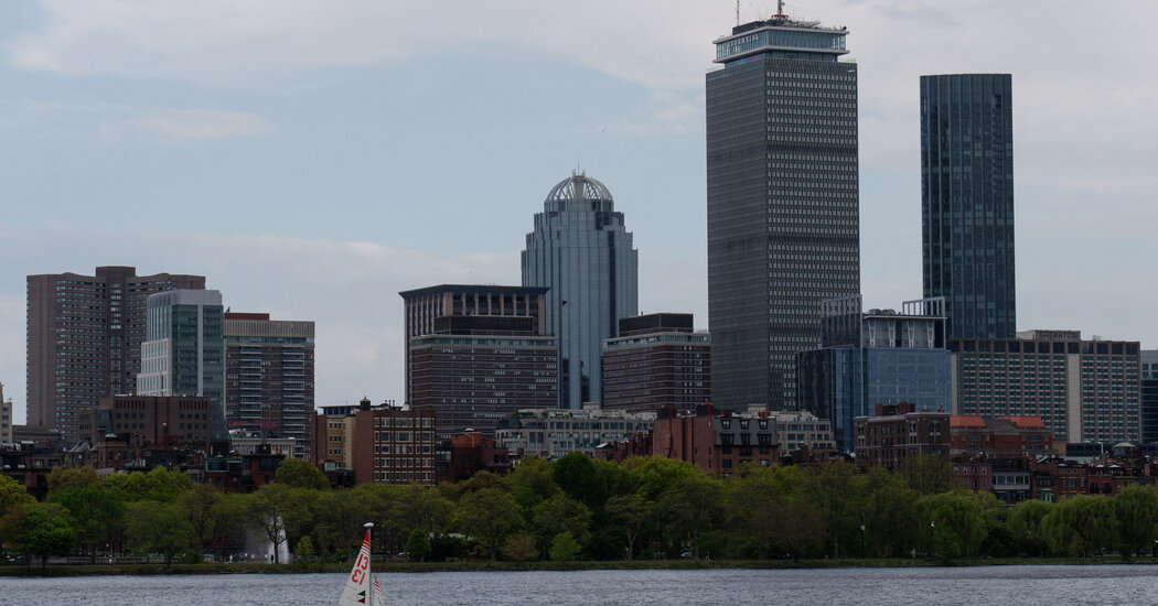 Boom in Boston Area Puzzles Residents. There Are ‘Hints’ It Was a Meteorite.