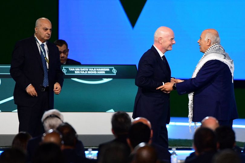 Gianni Infantino in the middle of Palestine-Israel confrontation at FIFA Congress
