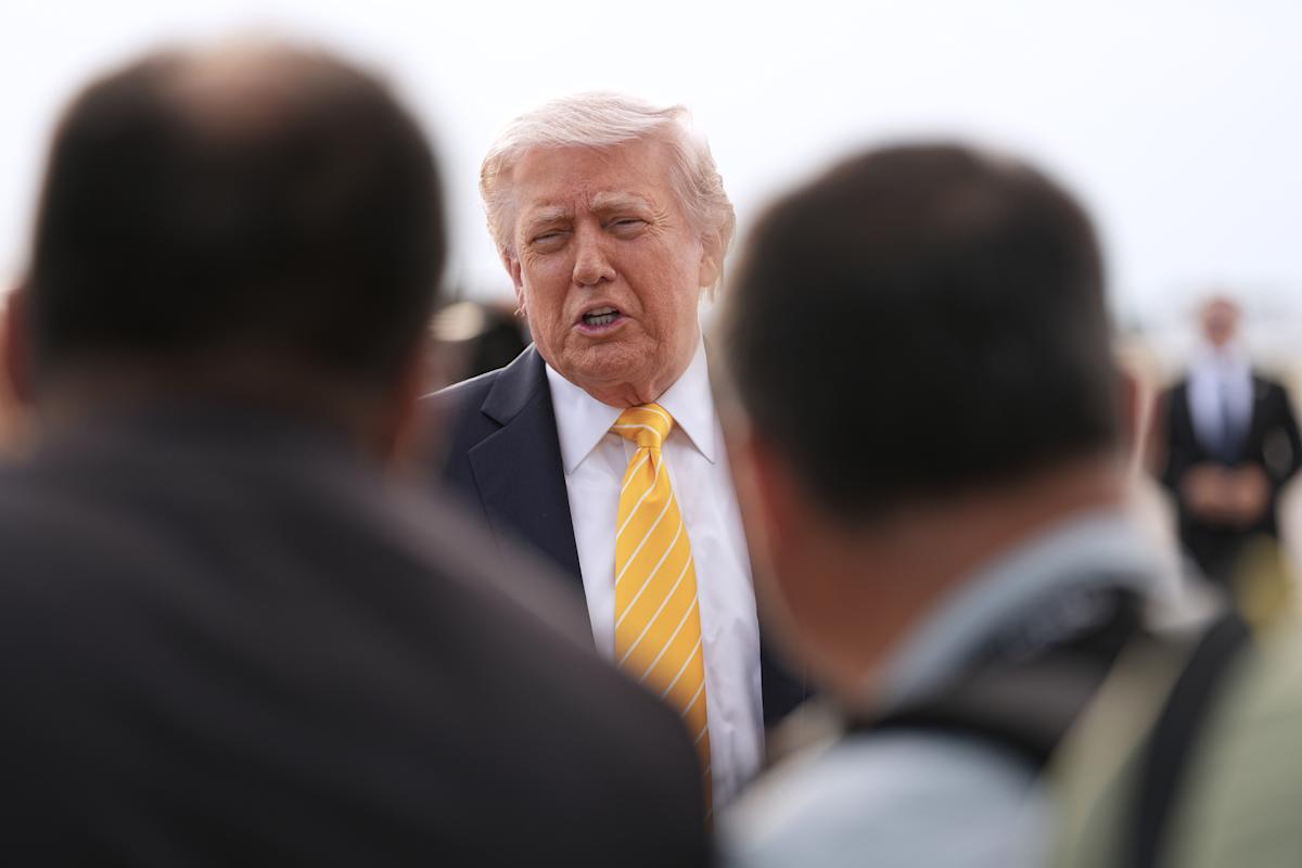 S&P 500, Nasdaq, Dow futures mixed as investors eye Trump's Hormuz plan