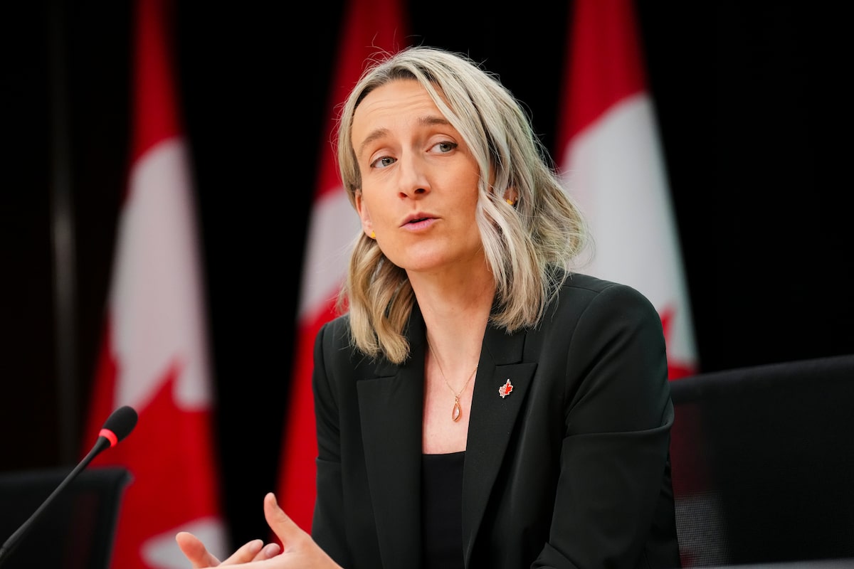 Canada introduces enhanced border-screening measures as Ebola outbreak spreads