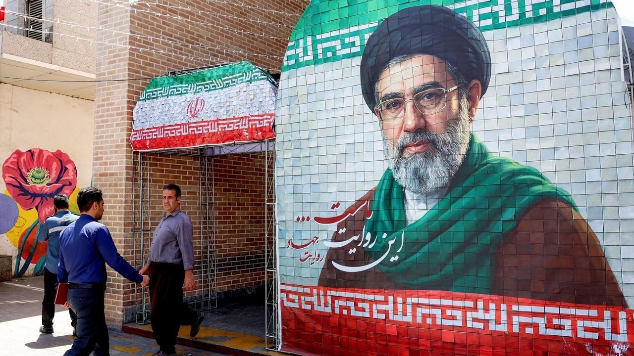 Khamenei orders Iran’s army to ‘continue decisive operations’: Report - thecradle.co