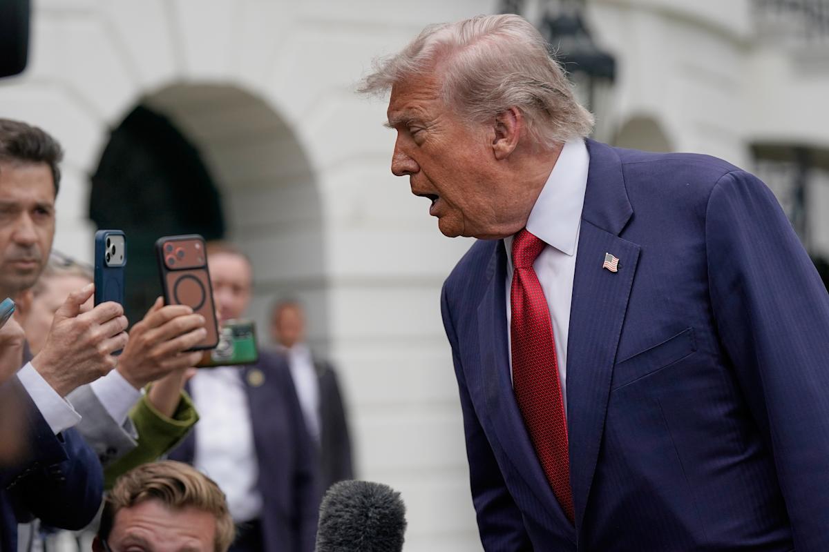 S&P 500, Nasdaq, Dow futures drop as Trump rejects Iranian peace proposal