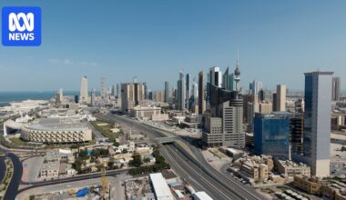 Iran and US trade air strikes, including strike on Kuwait, after Donald Trump dismisses report of Hormuz deal