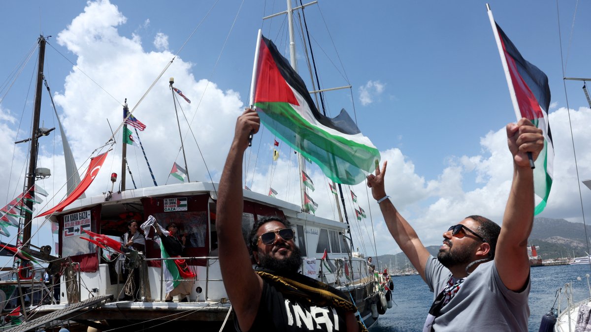Israel intercepts 41 Gaza flotilla boats, organizers say 10 still sailing