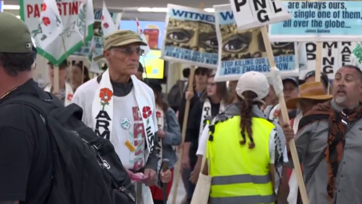 Demonstrators in Oakland call for end of U.S. military aid to Israel – NBC Bay Area