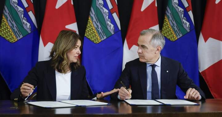 Carney, Smith to announce oil pipeline update Friday: sources 